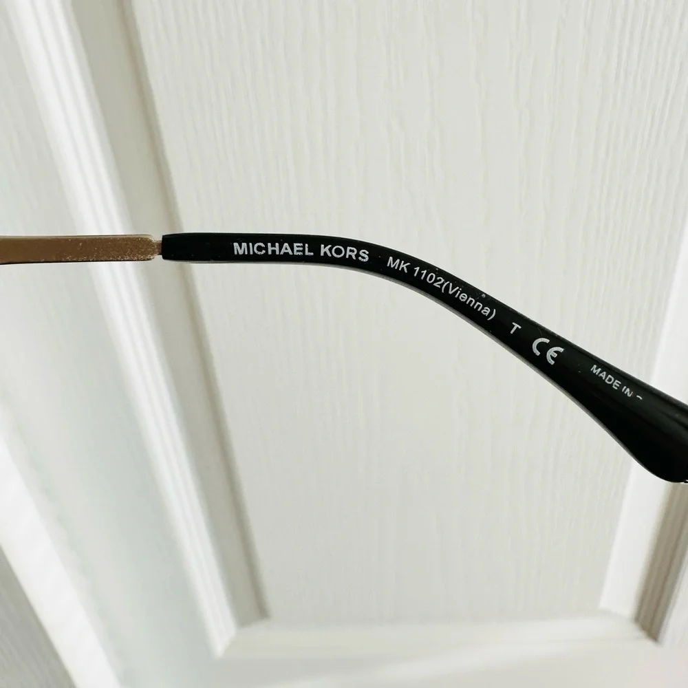 MICHAEL Michael Kors “Vienna” sunglasses - Picture 4 of 5